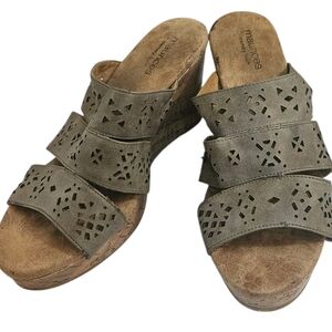 Maurices Memory Foam 4 Inch Wedge Cutout Sandals Sz 10 Taupe